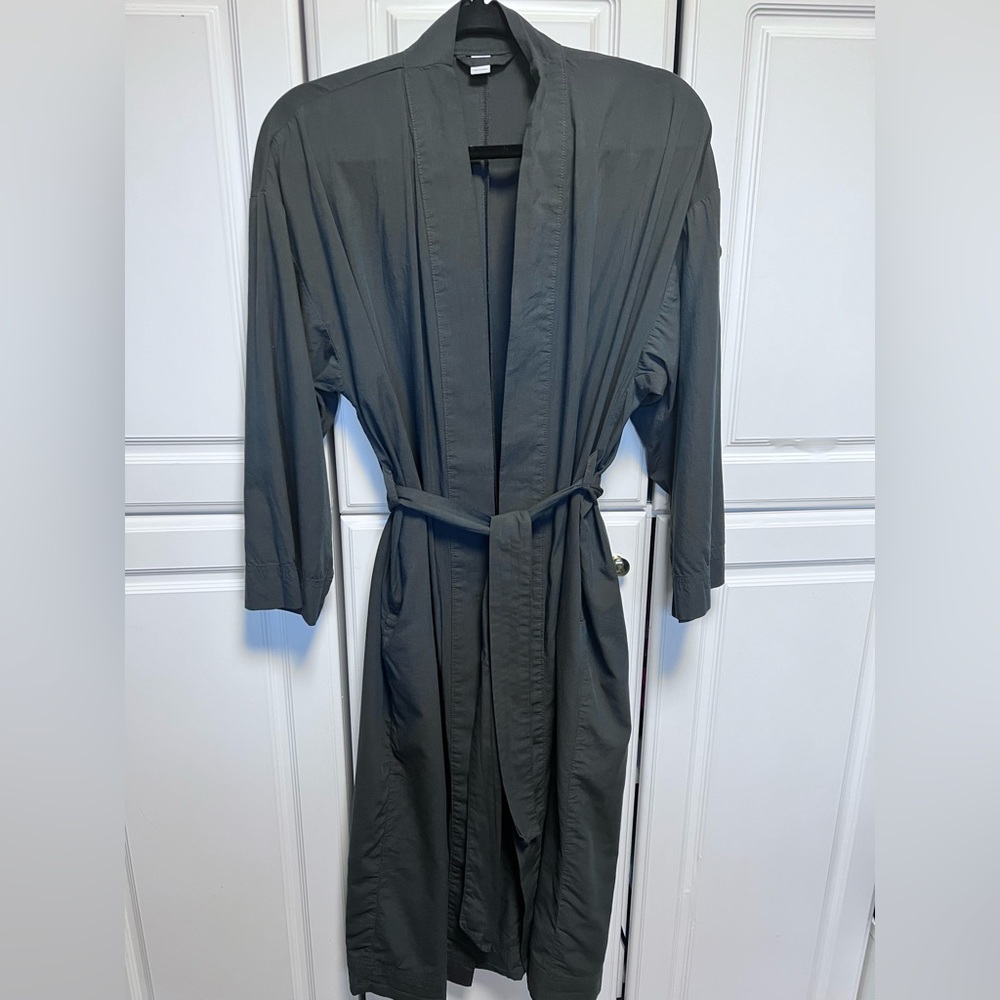 Old Navy Lightweight Robe Size S Charcoal Gray, Like New